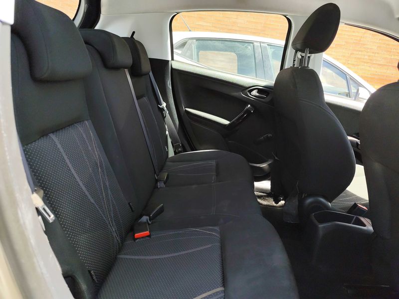 Peugeot 208 1.4 HDi Active 2014 – снимка 13