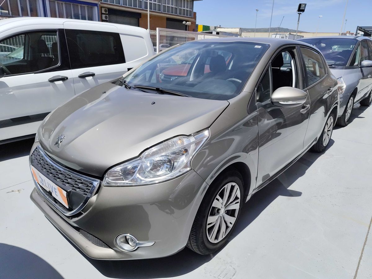 Peugeot 208 2014