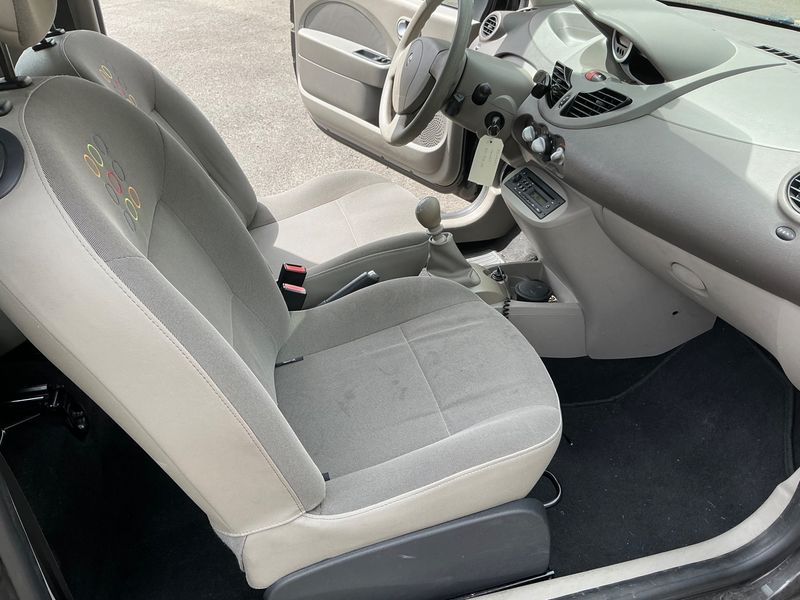 Renault Twingo 1.2 Expression — zdjęcie 3