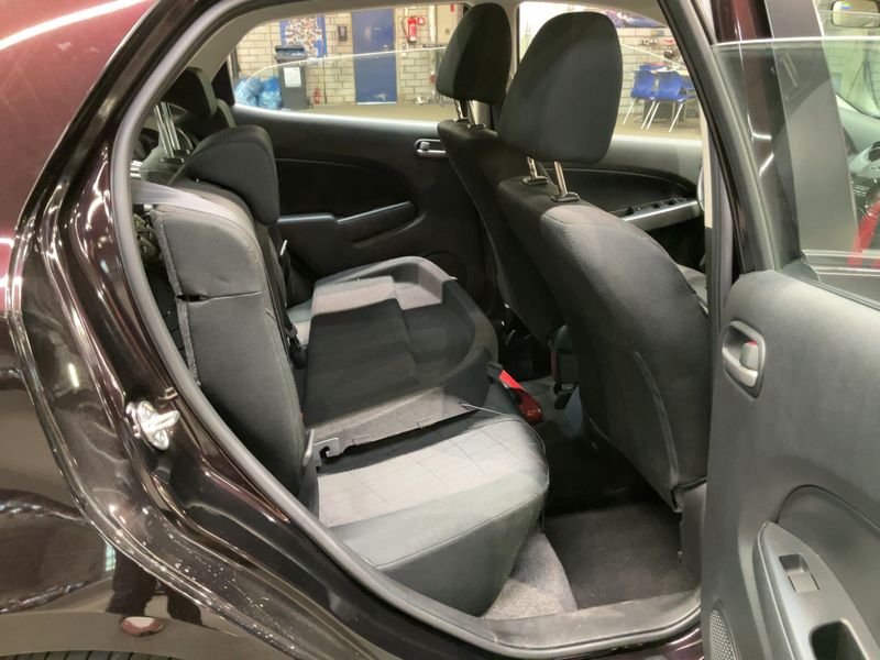 Mazda 2 1.5 Center-Line — zdjęcie 14