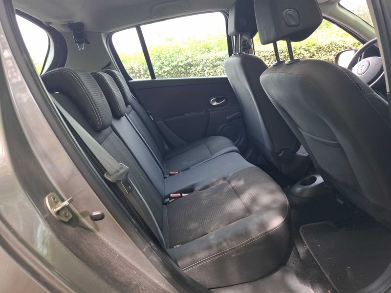 Renault Clio 1.2 Night and Day — zdjęcie 14