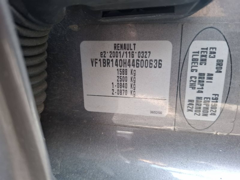 Renault Clio 1.2 Night and Day — zdjęcie 16