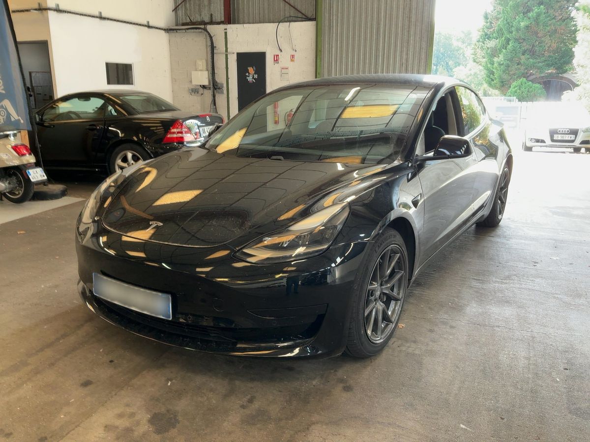 Tesla Model 2021