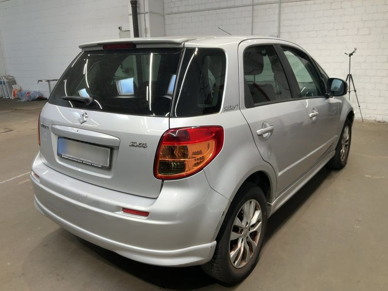 Suzuki SX4 1.6 City+ — zdjęcie 6