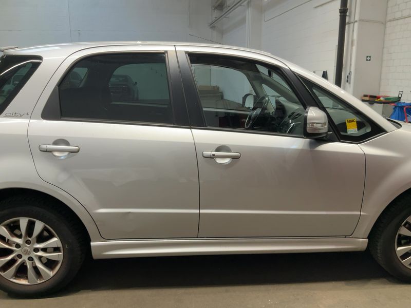 Suzuki SX4 1.6 City+ — zdjęcie 7