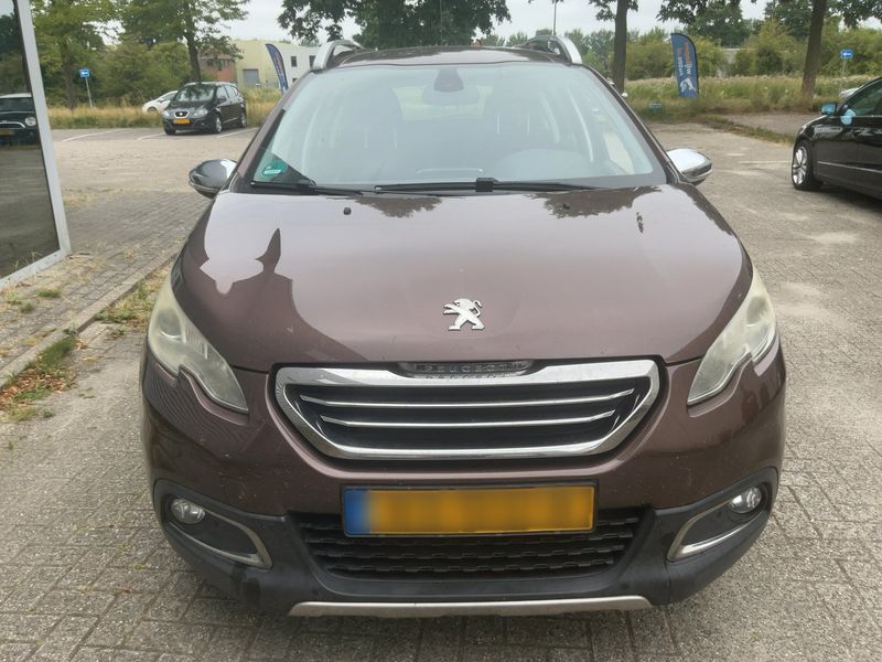 Peugeot 2008 1.6 Allure — zdjęcie 9