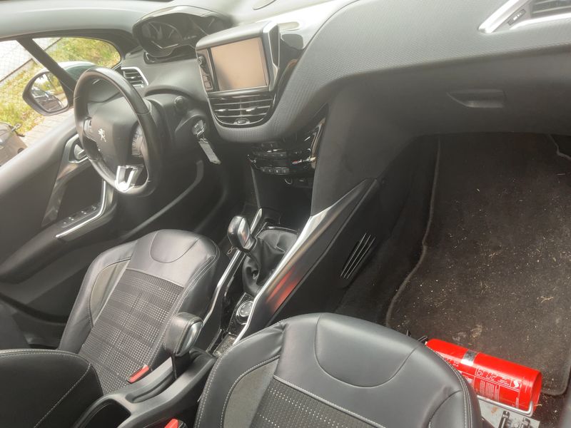 Peugeot 2008 1.6 Allure — zdjęcie 12