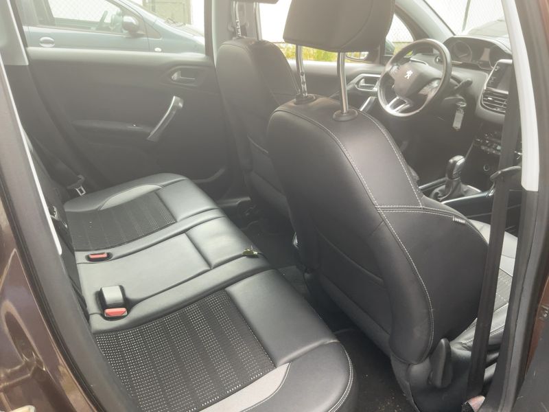 Peugeot 2008 1.6 Allure — zdjęcie 14