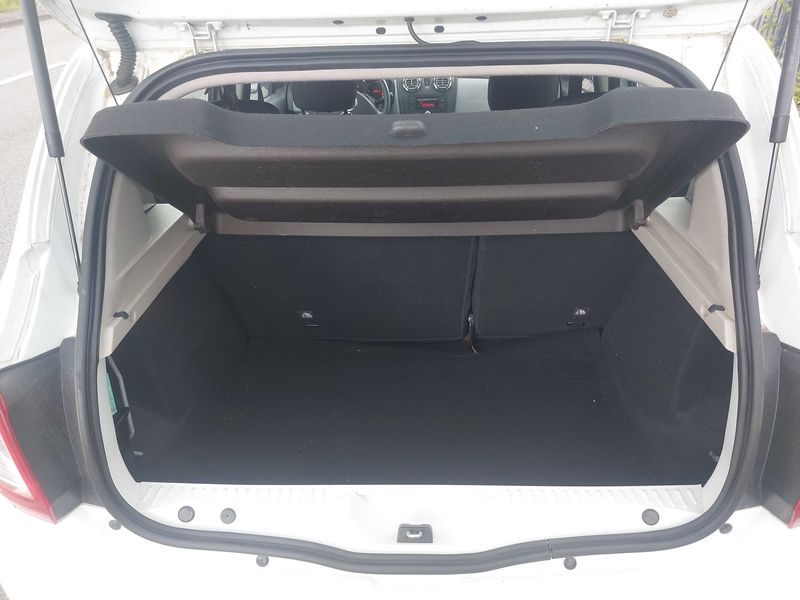 Dacia Sandero 1.2 Ambiance — zdjęcie 9