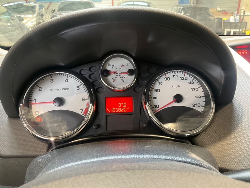 Peugeot 207 1.4 VTi Active 2011 – снимка 4
