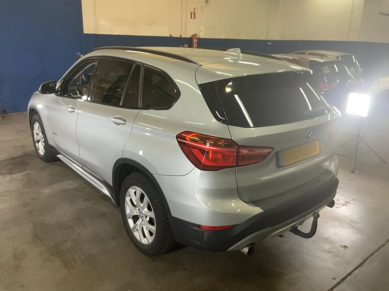 BMW X1 xDrive 20i Sport Line — zdjęcie 3