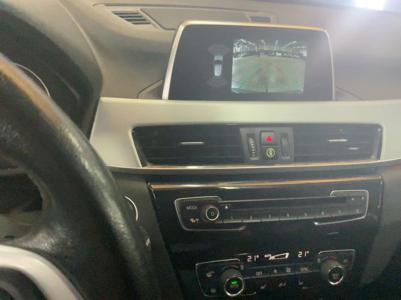 BMW X1 xDrive 20i Sport Line — zdjęcie 12