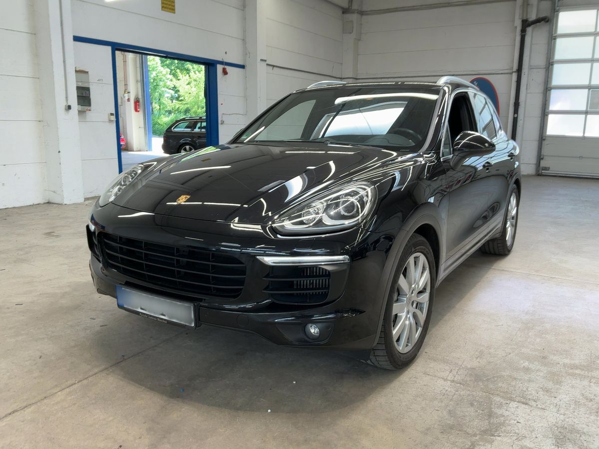 Porsche Cayenne 2015 — photo 1