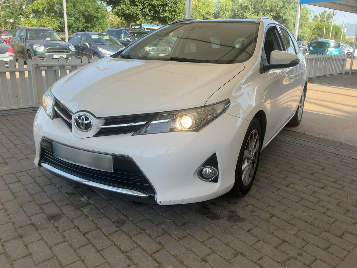 Toyota Auris 2014