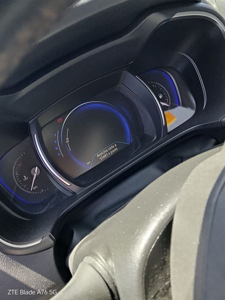 Renault Koleos 1.7 BLUE dCi Executive — zdjęcie 12