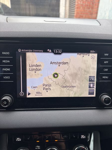 Skoda Karoq 1.0 TSI Ambition — zdjęcie 13