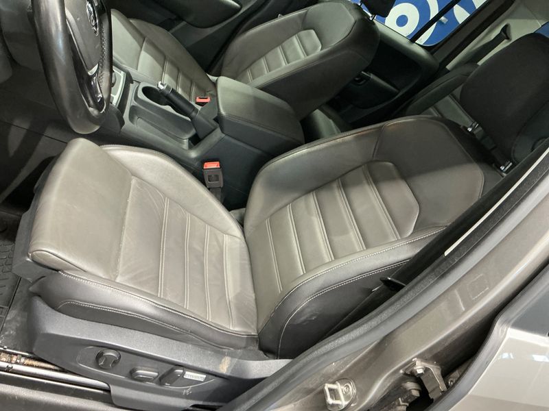 Volkswagen Amarok 3.0 V6 TDI Highline DoubleCab 4Motion 2018 – снимка 30