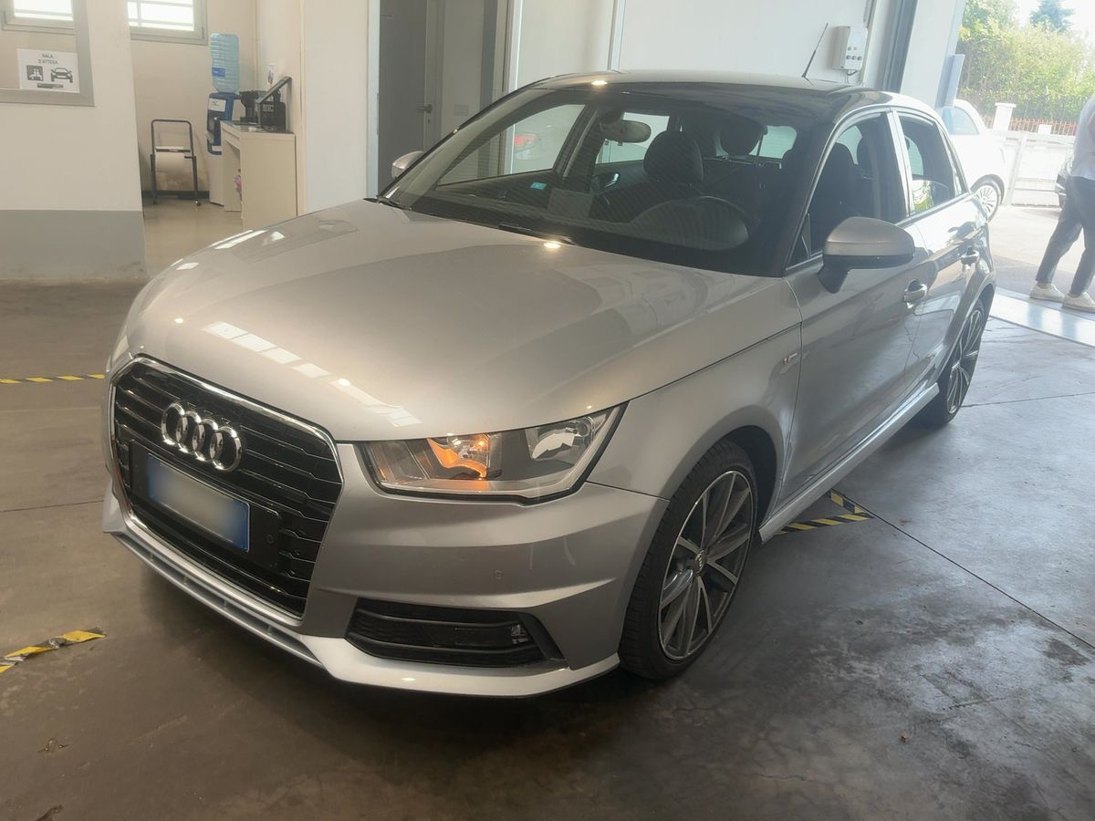 Audi A1 2018 — photo 1