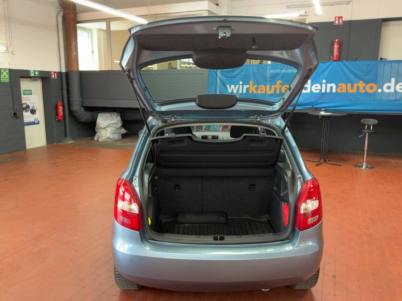 Skoda Fabia 1.2 TSI Ambiente — zdjęcie 10