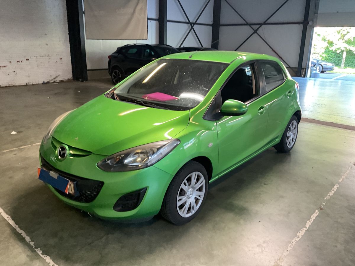 Mazda 2 2013 — photo 1