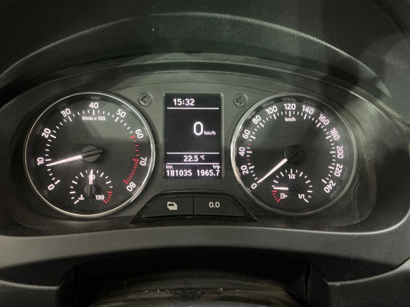 Skoda Rapid Spaceback 1.2 TSI Ambition — zdjęcie 4