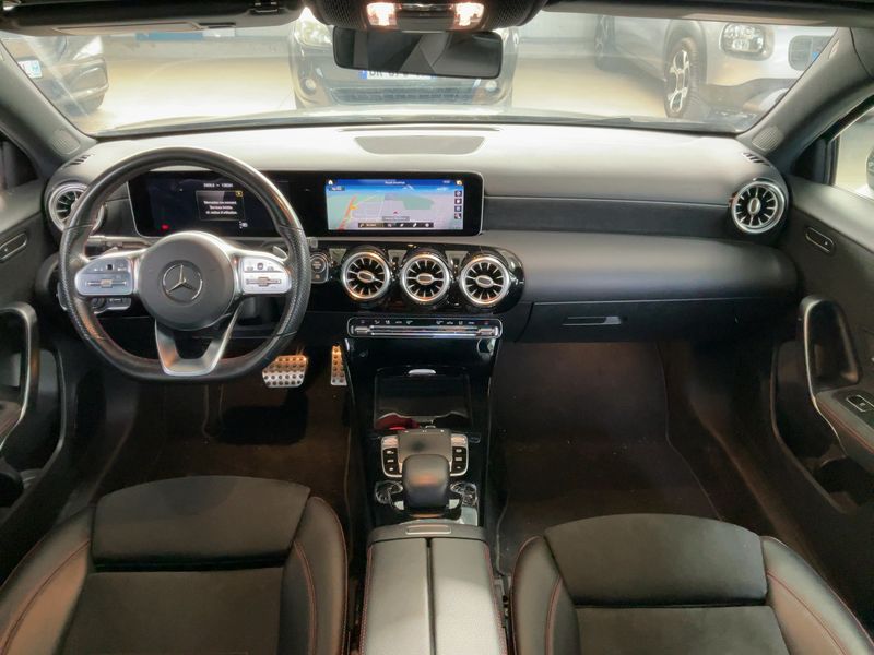 Mercedes-Benz A-Klasse A 220 d AMG Line — zdjęcie 12