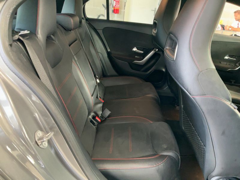 Mercedes-Benz A-Klasse A 220 d AMG Line — zdjęcie 14