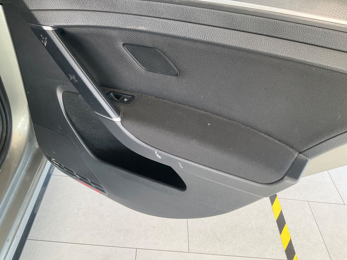 Volkswagen Golf 2018 — photo 35
