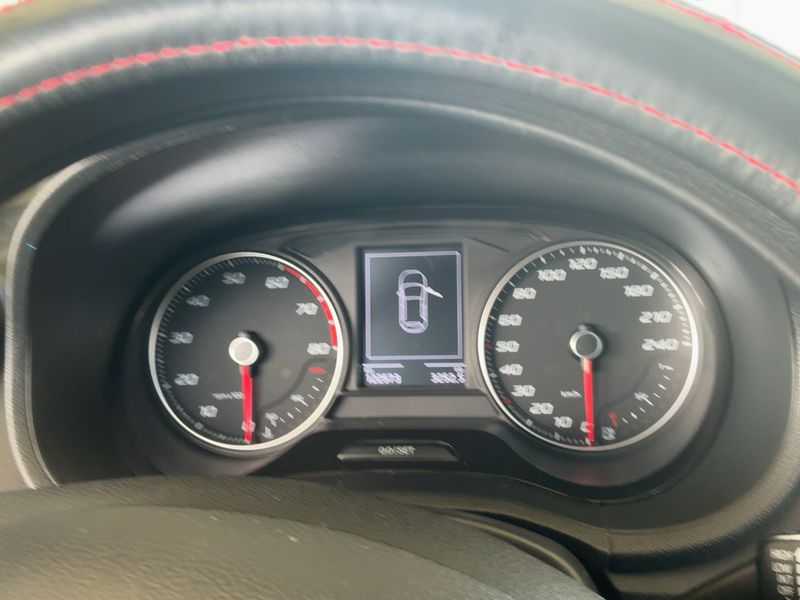 Seat Ibiza 1.0 Reference — zdjęcie 13