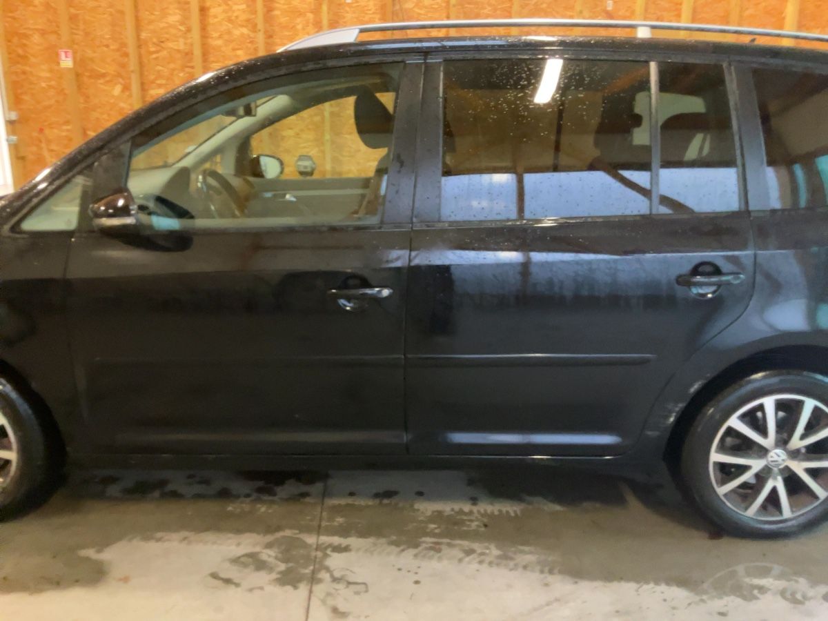 Volkswagen Touran 2011 — photo 5