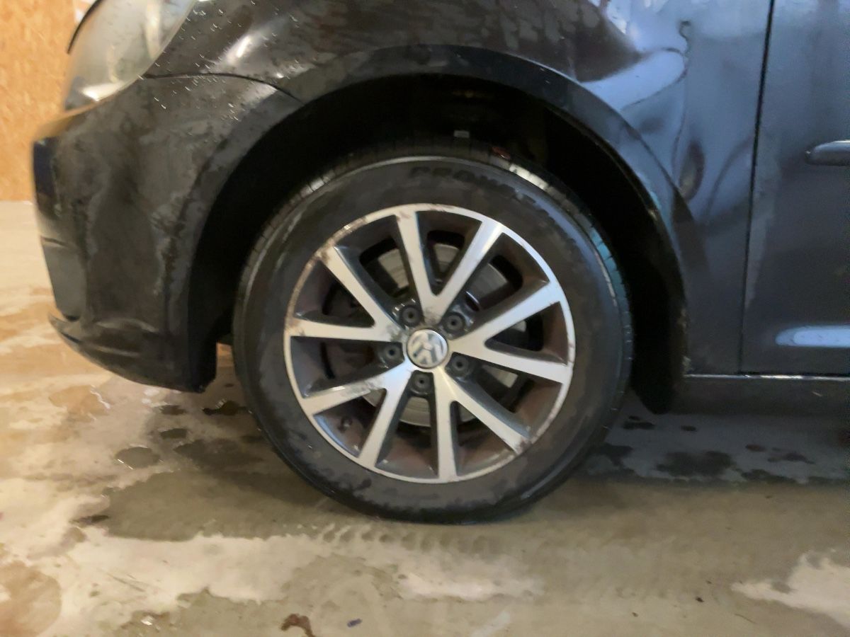 Volkswagen Touran 2011 — photo 4