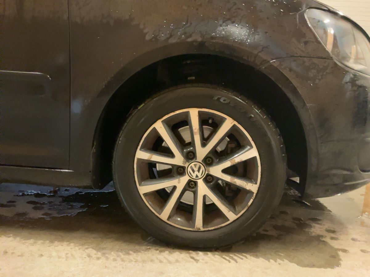 Volkswagen Touran 2011 — photo 12