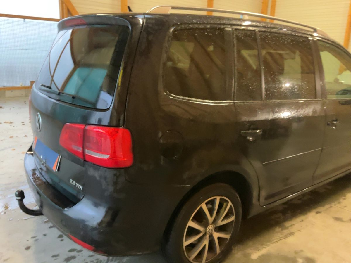 Volkswagen Touran 2011 — photo 9