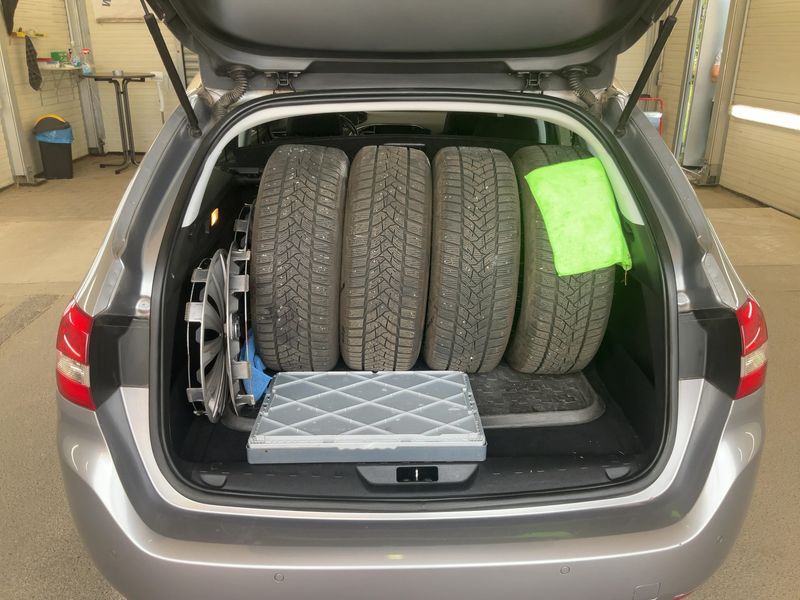 Peugeot 308 1.6 Blue-HDi Allure 2016 – снимка 16