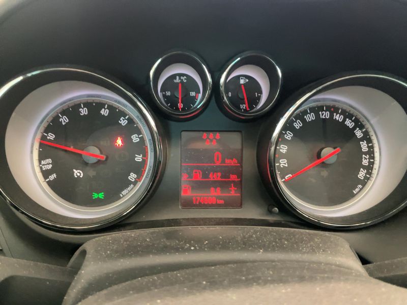 Opel Zafira Tourer 1.4 Turbo Innovation 2016 – снимка 18