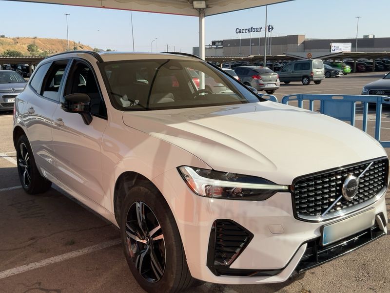 Volvo XC60 2.0 B4 Mild-Hybrid R Design 2WD — zdjęcie 8