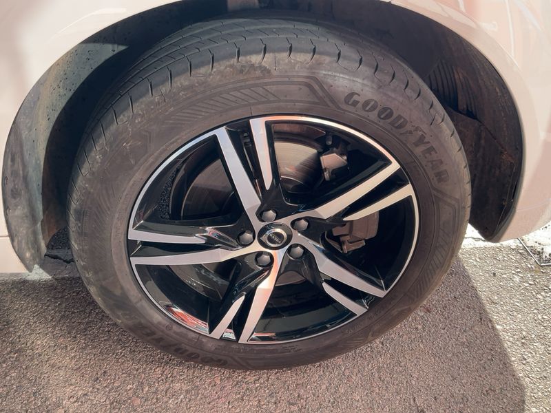 Volvo XC60 2.0 B4 Mild-Hybrid R Design 2WD 2022 – снимка 11
