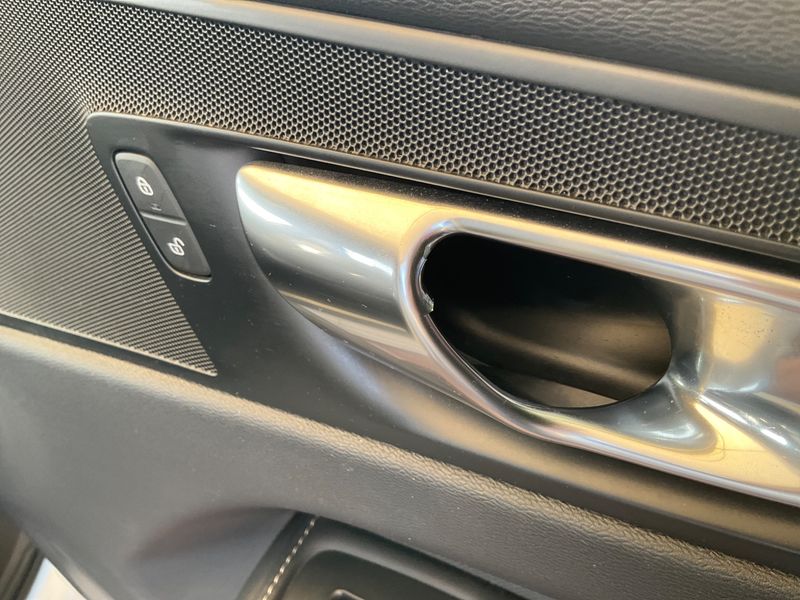 Volvo XC60 2.0 B4 Mild-Hybrid R Design 2WD 2022 – снимка 25