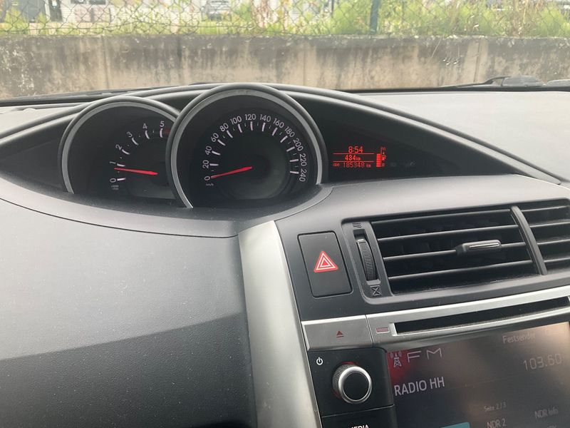 Toyota Verso 2.0 D-4D Life — zdjęcie 13