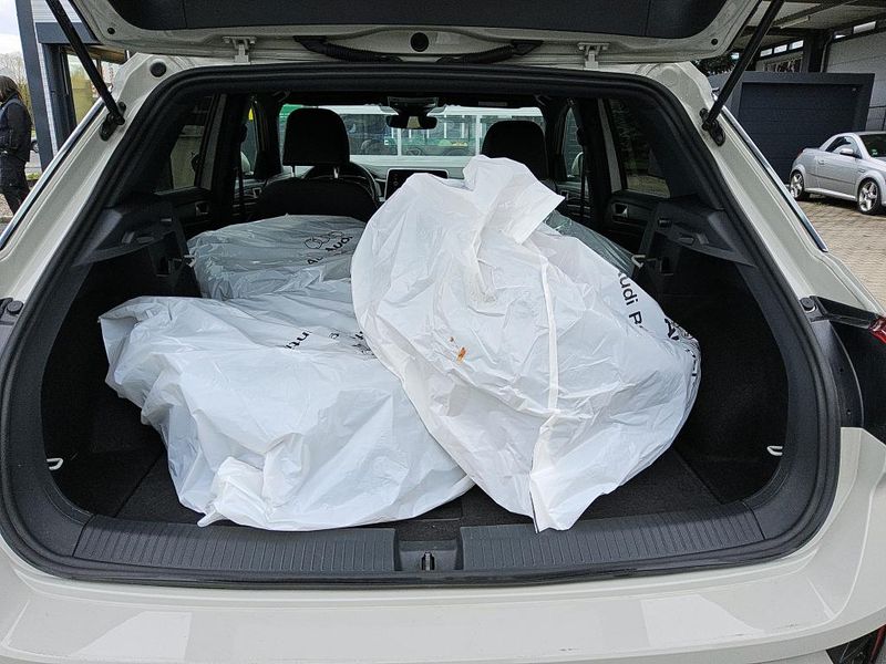 Volkswagen T-Roc 1.0 TSI R-Line — zdjęcie 21