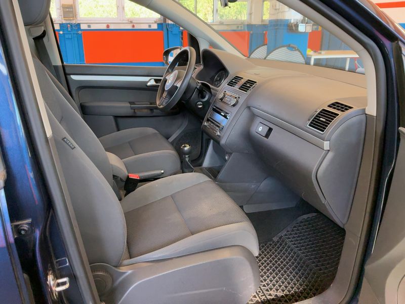 Volkswagen Touran 1.6 TDI Trendline — zdjęcie 11