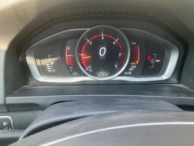 Volvo V60 2.0 D3 Momentum 2015 – снимка 18