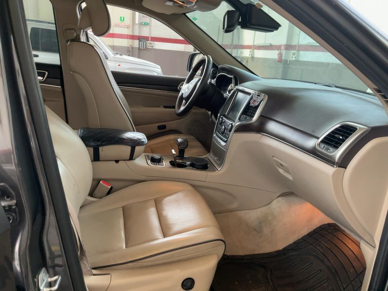 Jeep Grand Cherokee 3.0 CRD Overland — zdjęcie 11