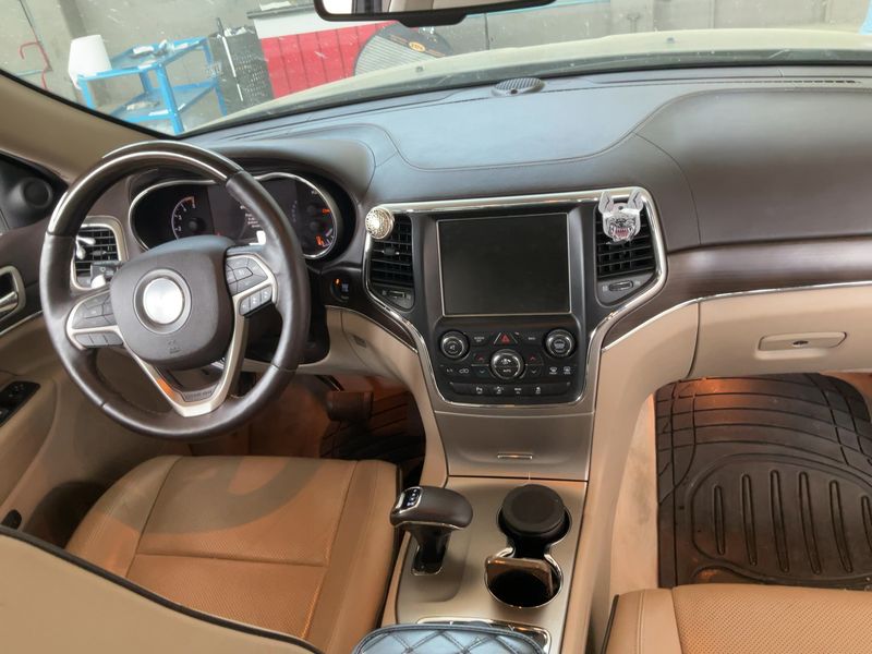 Jeep Grand Cherokee 3.0 CRD Overland — zdjęcie 12