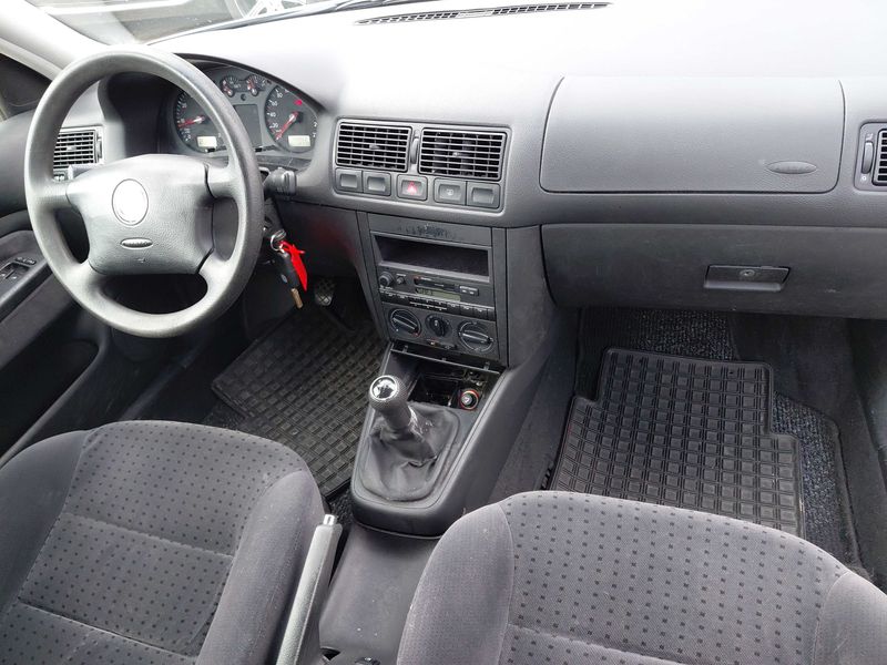 Volkswagen Golf IV 1.4 Comfortline — zdjęcie 11