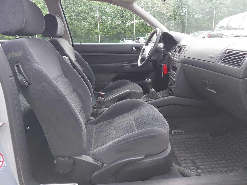 Volkswagen Golf IV 1.4 Comfortline — zdjęcie 10