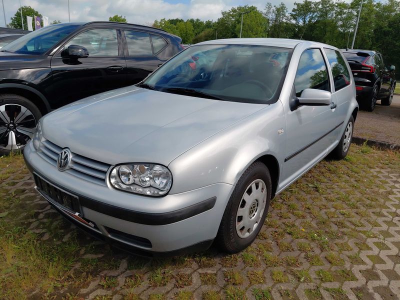 Volkswagen Golf IV 1.4 Comfortline — zdjęcie 1