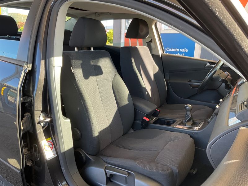 Volkswagen Passat 2.0 TDI Edition Plus — zdjęcie 3
