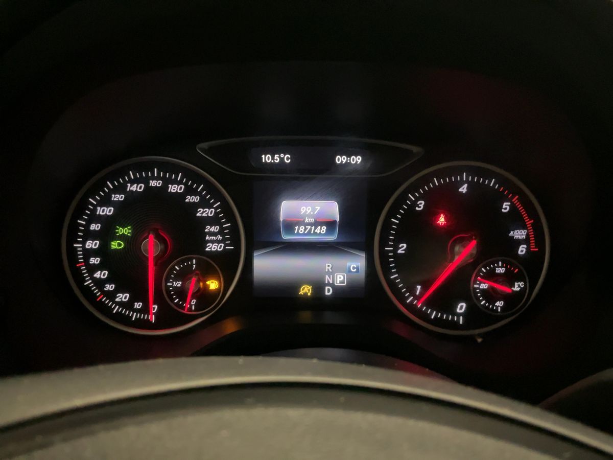 Mercedes-Benz GLA-Klasse 2017 — photo 19