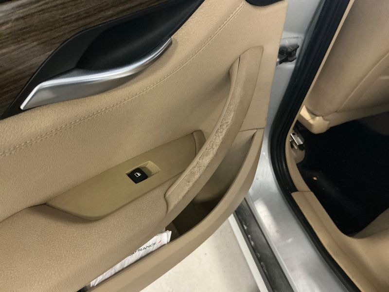 BMW X1 xDrive 20d Luxe 2010 – снимка 31